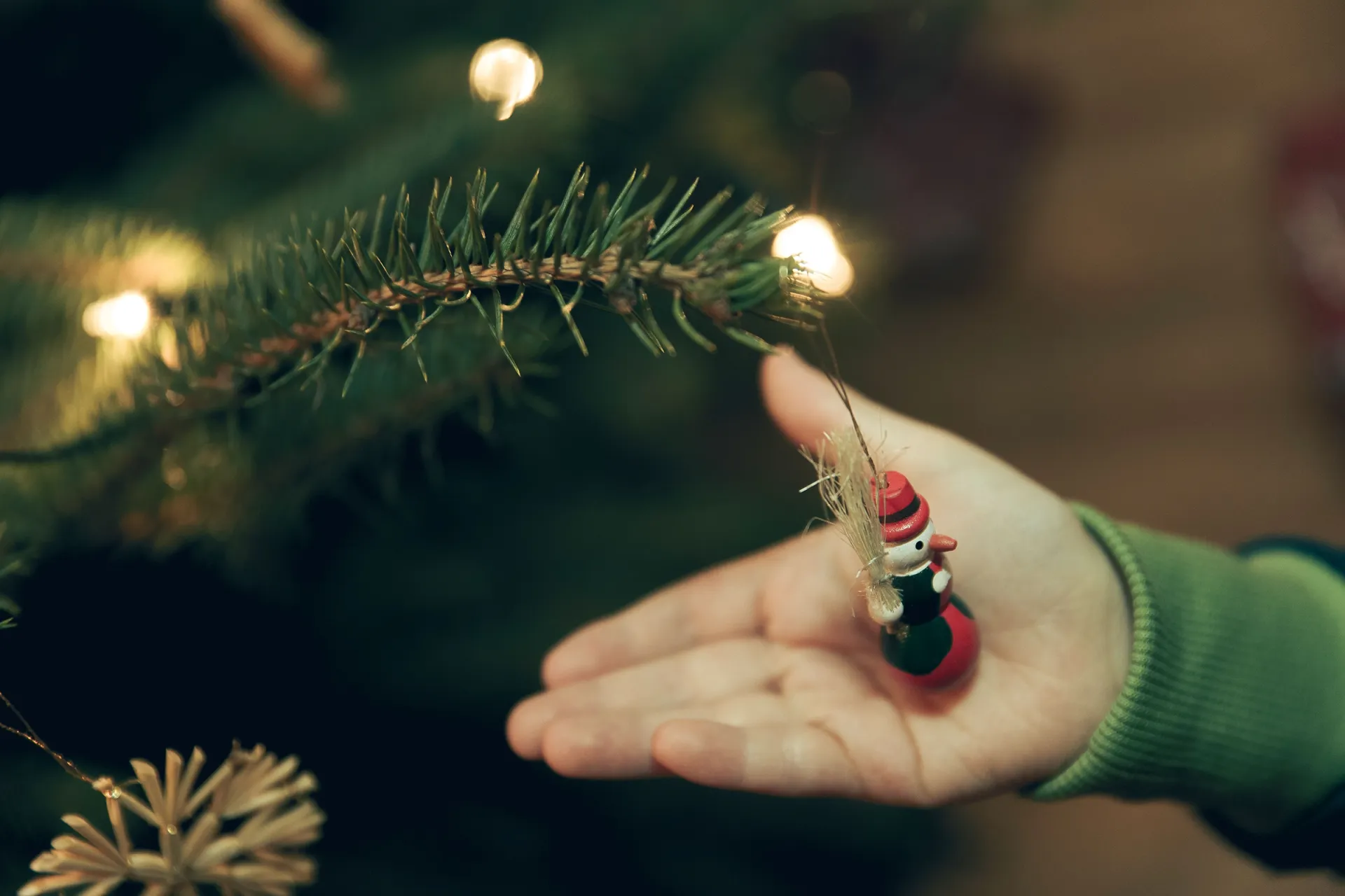 Glowing lights on a Christmas tree